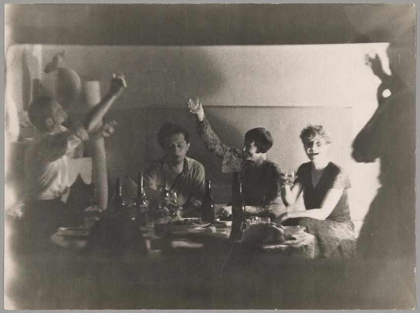 When Kahlo was rushed to the hospital with a kidney infection, Reynolds invited her to convalesce at her home at 14 rue Hallé in Paris, a hub of the city’s visual and literary avant-gardes who regularly communed an