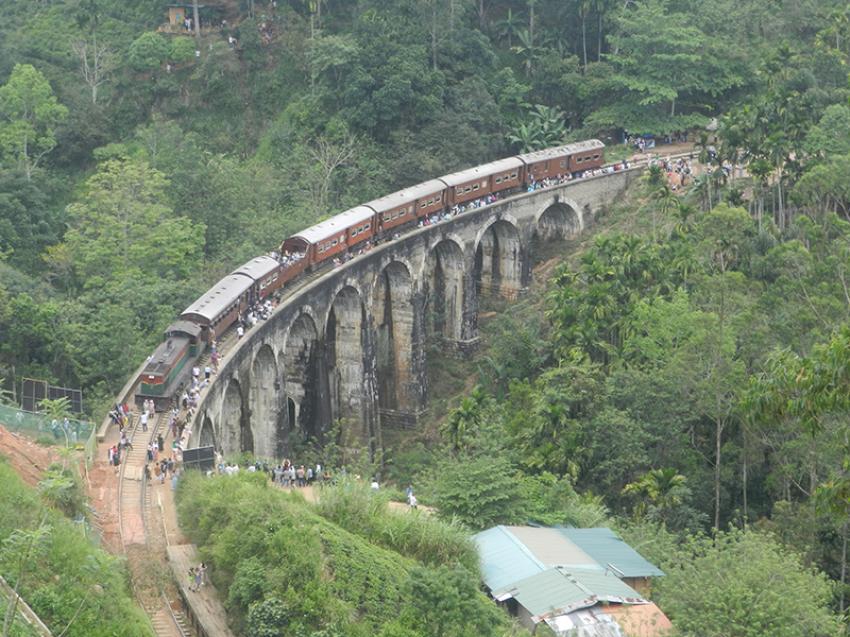 The Calypso Train halts at the Bridge. Photo: Uttara Gangopadhyay