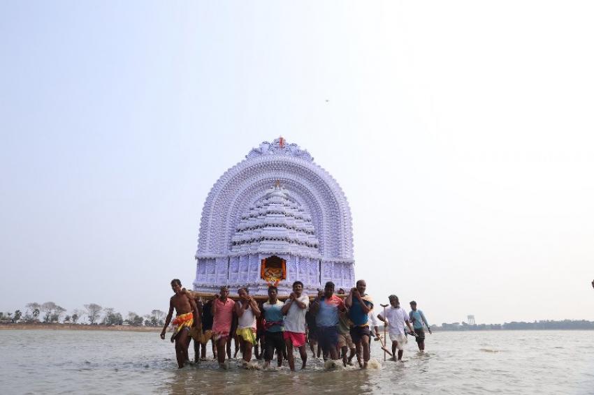Sacred Waters, Shared Faith: Panchu Dola Melana Lights Up Odisha&rsquo;s Chilika Lake