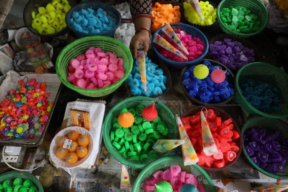 Candlemakers gear up for Diwali as Kolkata worksho ...