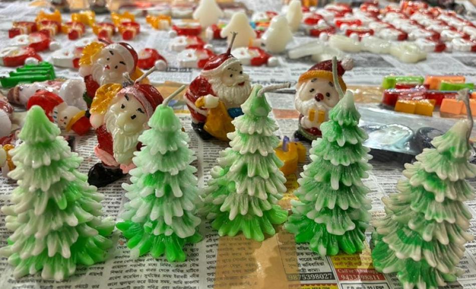 Kolkata wax artist Tuhin Mukherjee brings Santa Cl ...